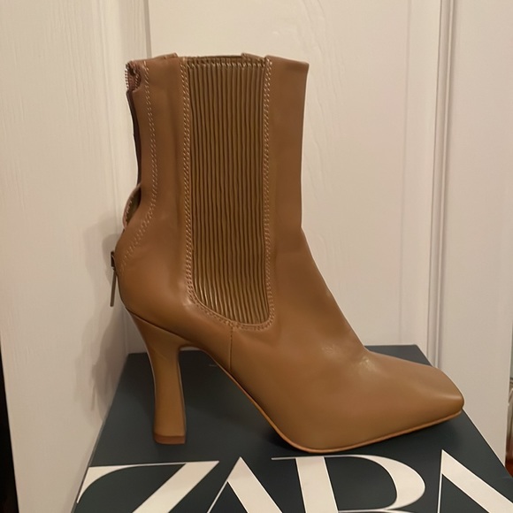 Brand new Zara boots original box size 38 fits 7.5 - Picture 2 of 6